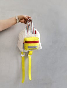 DIY Kinderrucksack aus Teddy Plüsch in Pop Farben